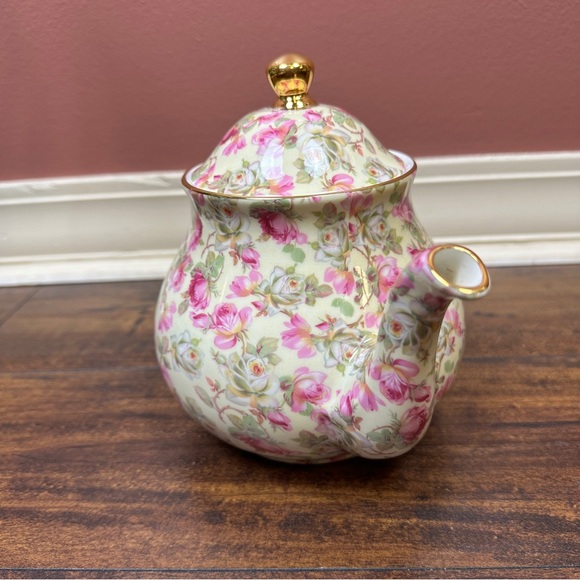 Royale Garden Bone China Staffordshire England Hand Decorated Chinz Teapot - Picture 4 of 9